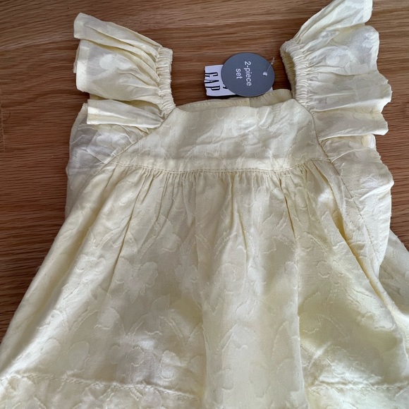 Baby Gap - 2 summer outfits. Size 3-6months. Pink and yellow. - Picture 10 of 10